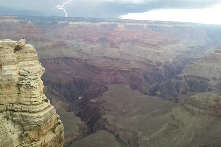 Grand_Canyon_thunderstorm_6